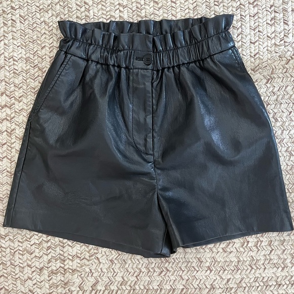 Aritzia Speechless Faux Leather Shorts - Picture 3 of 7